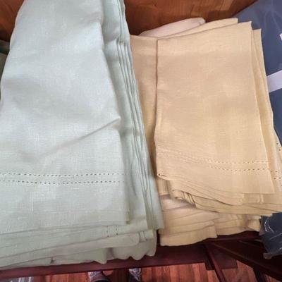 Williams Sonoma linens tableclothes