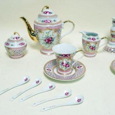 1112	SORELLE FINE PORCELAIN TEA SET
