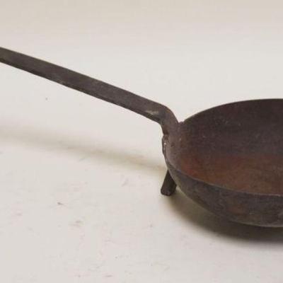 1239	PRIMITIVE WROUGHT IRON HEARTHSIDE SPDER PAN, APPROXIMATELY 17 IN X 7 IN X 5 IN
