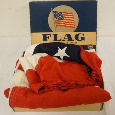 1174	UNITED STATES OF AMERICA FLAG IN BOX, 60 IN X 98 IN *BE AMERICAN-DISPLAY YOUR FLAG*
