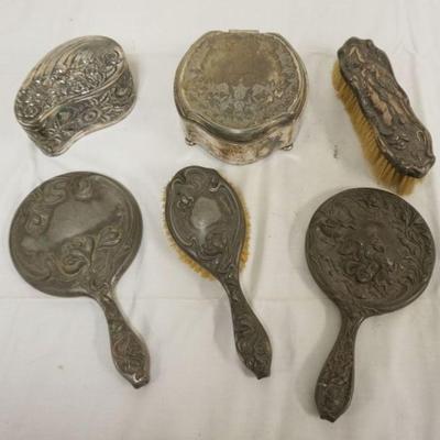 1117	GROUP OF ASSORTED VICTORIAN SILVER PLATE DRESSER ITEMS
