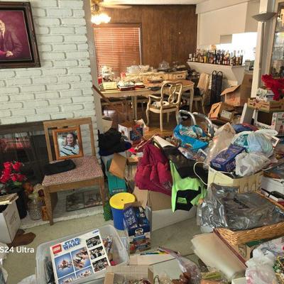 Estate sale photo