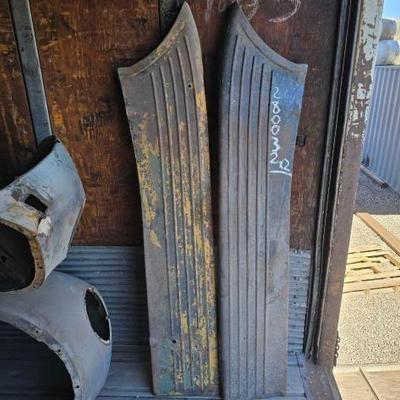 #2832 • 2 Classic Vehicle Side Steps
