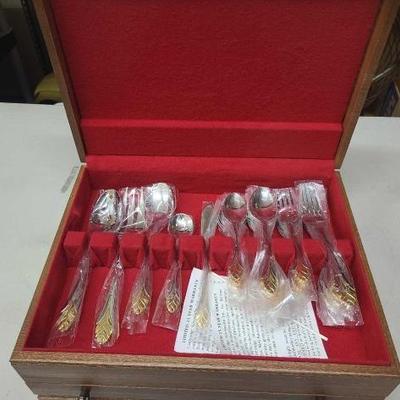 #1512 • Cambridge Stainless Steel Silverware Set with Box
