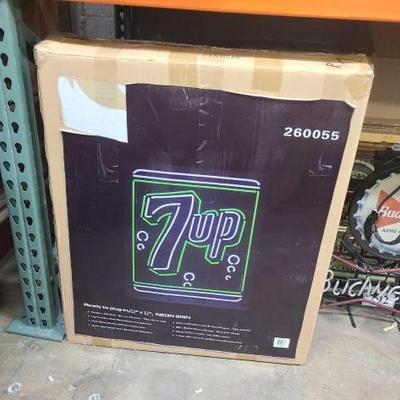 #1554 • 7Up Neon Sign
