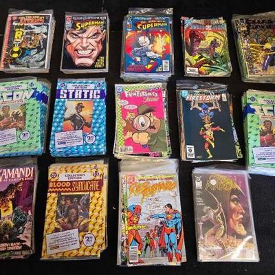 #10470 • (268) DC Comic Books
