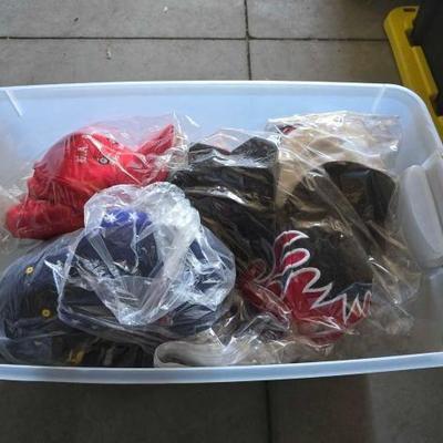 #12152 • Tote of Hats

