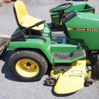 1236	JOHN DEERE 260 GARDEN TRACTOR WITH BAGGER, WELL MAINTAINED, GARAGE KEPT
