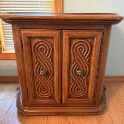Vintage Thomasville Wood Night Stand w/ Wave Pattern
