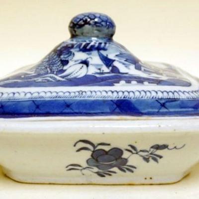 1124	CHINESE CANTON SQUARE COVERED BOWL, APPROXIMATELY 8 IN X 7 IN X 5 IN
