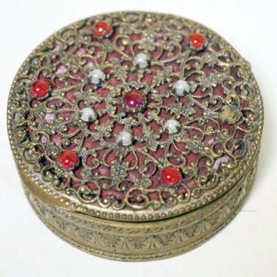 1266	ANTIQUE ROUND DRESSER BOX APPROXIMATELY 2 IN X 1 IN
