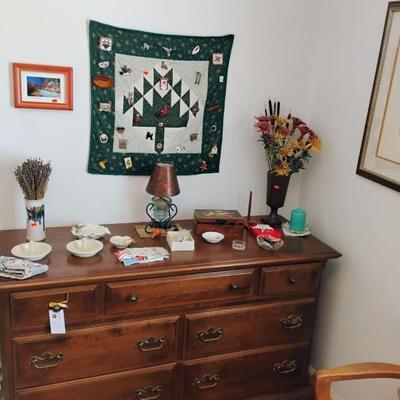Ethan Allen dresser - matches full-size bed & nightstand