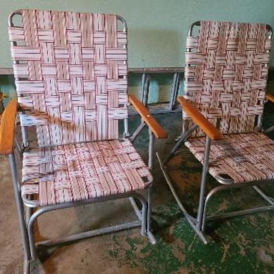 Vintage folding aluminum patio lawn chair