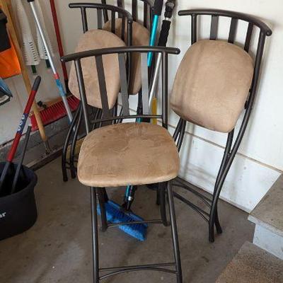Folding bar stools