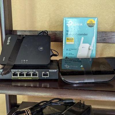 Wifi routers and wifi extenders