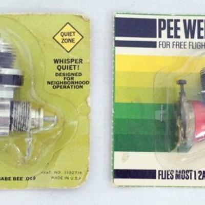 1307	VINTAGE MODEL AIRPLANE 2 GAS ENGINES COX QUIET ZONE QZ-049 & PEE WEE 020
