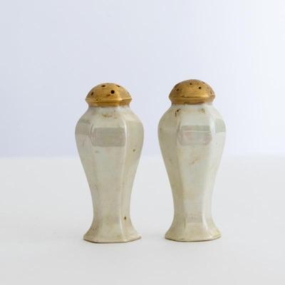 Lusterware Curvy Shaped Salt & Pepper Shaker