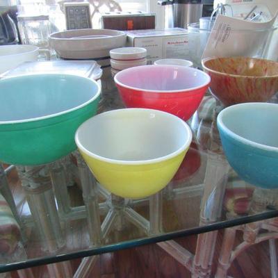 Pyrex 401, 402 & 403 primary mixing bowls