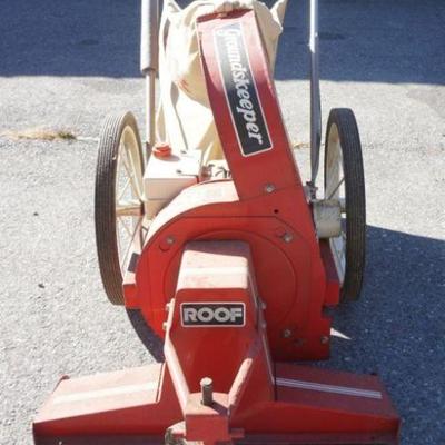 1276	VINTAGE *ROOF GROUNDS KEEPER* VACUUM
