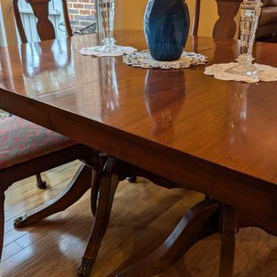 EA Clore double pedestal dining table with 4 leaves