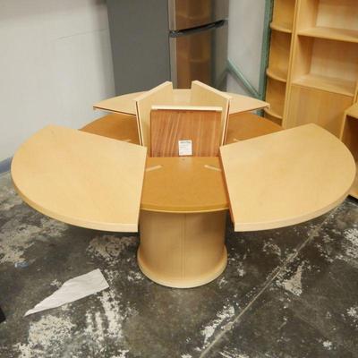 Skovby SM 32 Maple Transforming Dining Table