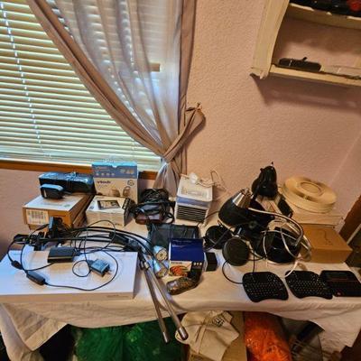 Slide Projectors, Keyboard, lamps