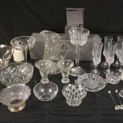 1190	GROUP OF ASSORTED CLEAR GLASS INCLUDING WATERFORD CRYSTAL TALL PILLAR CANDLE HOLDER
