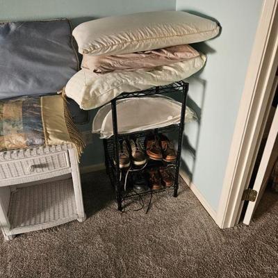 Vintage, great condition king wicker bedroom set