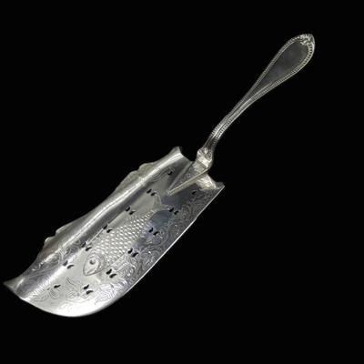 CHARLESTON CARRINGTON COIN SILVER FISH SERVER