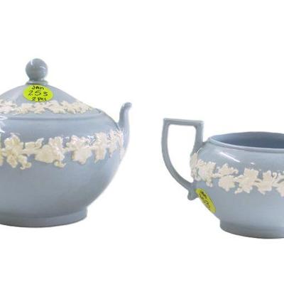 VINTAGE WEDGEWOOD 2 PIECE CREAMER AND SUGAR SET
