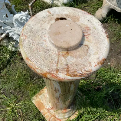 1092 Banded Onyx Marble Pedestal Display Column