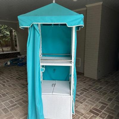 Frontgate Rolling Party Station