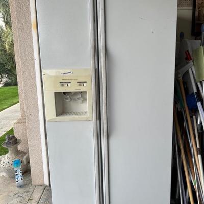 This item (REFRIGERATOR) is available for PRESALE.  Please text photo to 760-668-0554 to purchase.  We accept Zelle