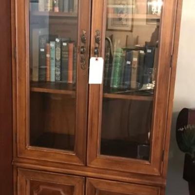 cabinet $189
30 X 16 X. 76"
2 available