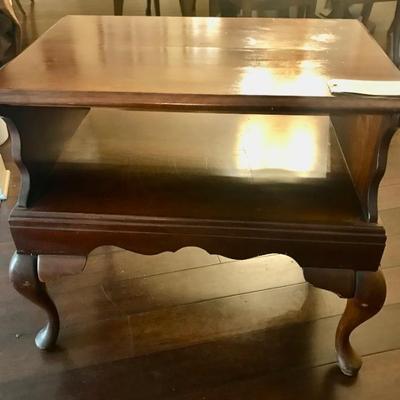 Queen Anne style end table $69
26 X 19 X 26"