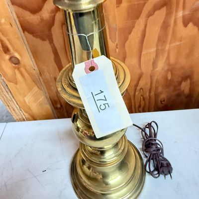 Sale Photo Thumbnail #211: Lamp
