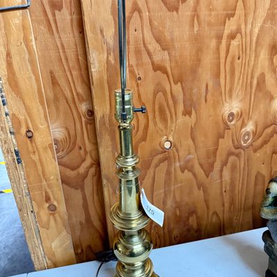 Sale Photo Thumbnail #209: Lamp