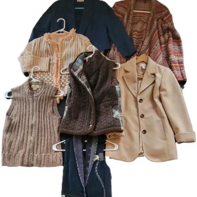 Better Than Your Best Thrifting! (Outerwear)
https://ctbids.com/estate-sale/34628/item/3896252/Better-Than-Your-Best-Thrifting-Outerwear