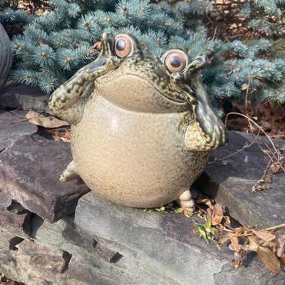 Frog yard art