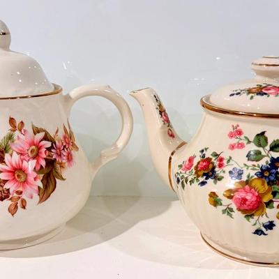 Pair of Vintage English Teapots – Sadler & Arthur Wood #5989 (9”)