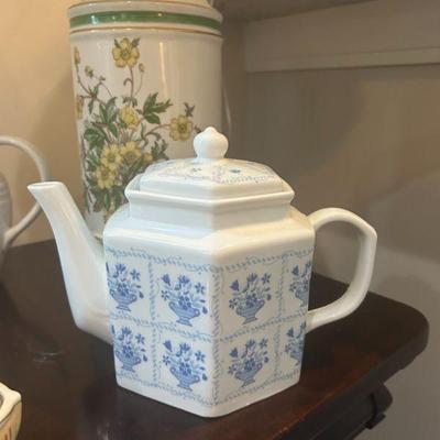 Vintage Toscany Collection Blue And White Porcelain Teapot, Hexagon Shape, Made In Taiwan