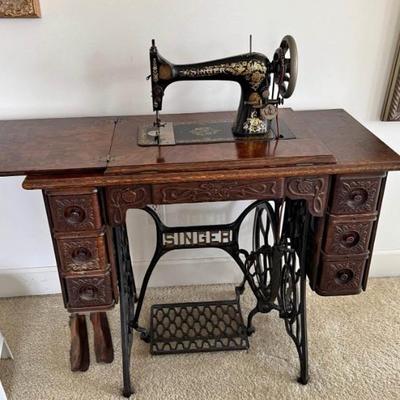 1904 Singer Sewing Machine and Cabinet