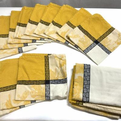 Set 13 Table Linens & Table Cloth

