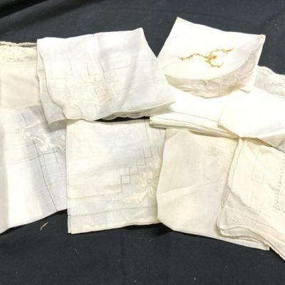 Lot 9 Vntg Assorted Table Linens
