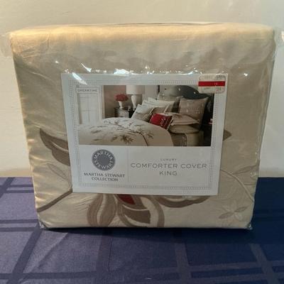 NWT Martha Stewart Luxury King Duvet 