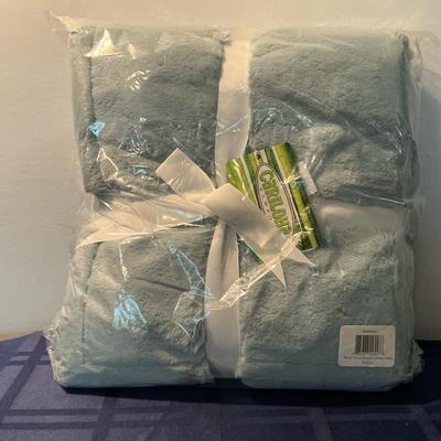 Cariloha Bamboo Plush Throw Blanket In Ocean Blue 