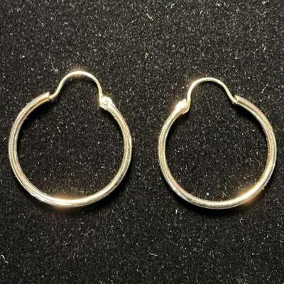 14k Gold Hoop Earrings (0.62 Gram)
