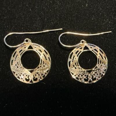 14k Gold Filigree Earrings (0.62 Gram)