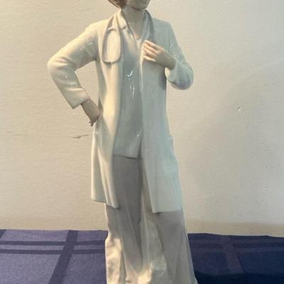 Lladro Female Doctor Figure 8189 