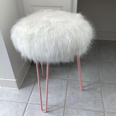 Fur Stool & Feather Light